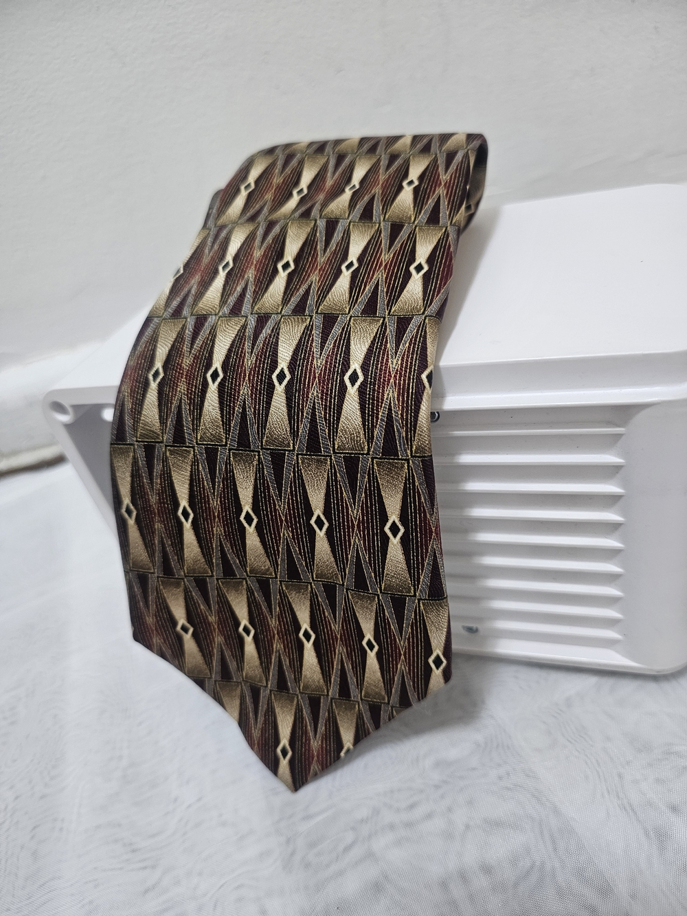 Gianfranco Ruffini Men's Brown Gold Burgundy Geometric Woven Silk Tie Pointed